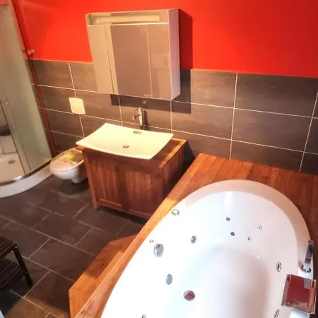 Cosy A 5mn Du Kirchberg 아파트